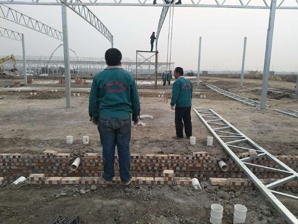 天津?qū)氎嫒f(wàn)二千平玻璃溫室觀(guān)賞魚(yú)養(yǎng)殖